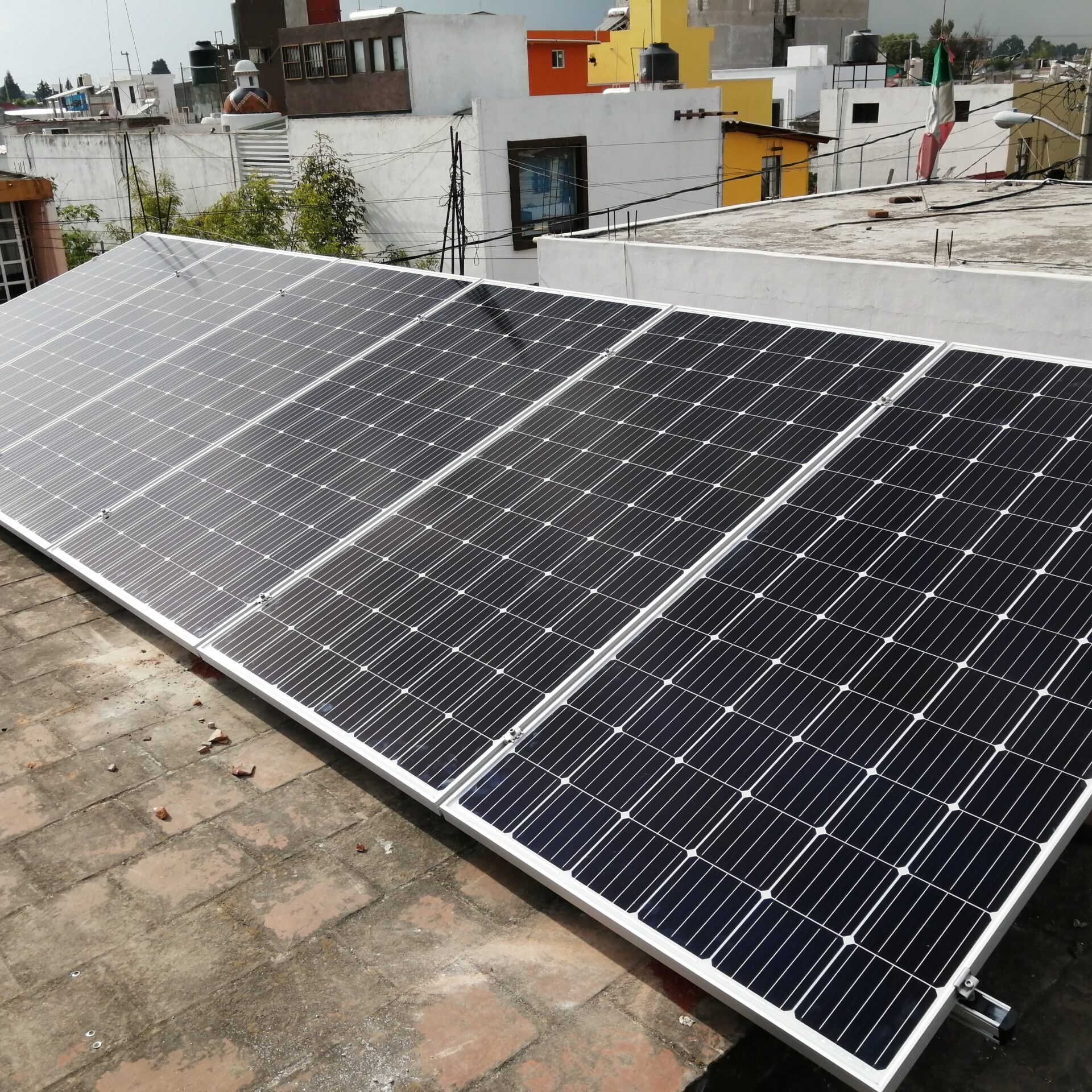 Paneles solares en Panleteria