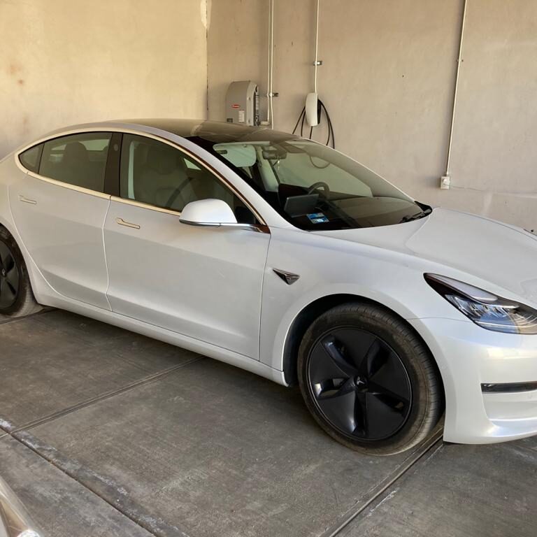 Paneles solares para un Tesla Paneles solares para un tesla